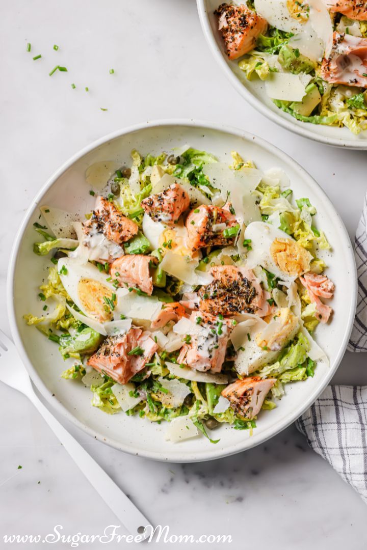 Easy Salmon Avocado Caesar: A Creamy, Modern, & Satisfying Meal