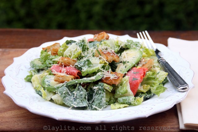 Smoked Salmon Avocado Caesar: Easy Recipe & Healthy Dressing Tips